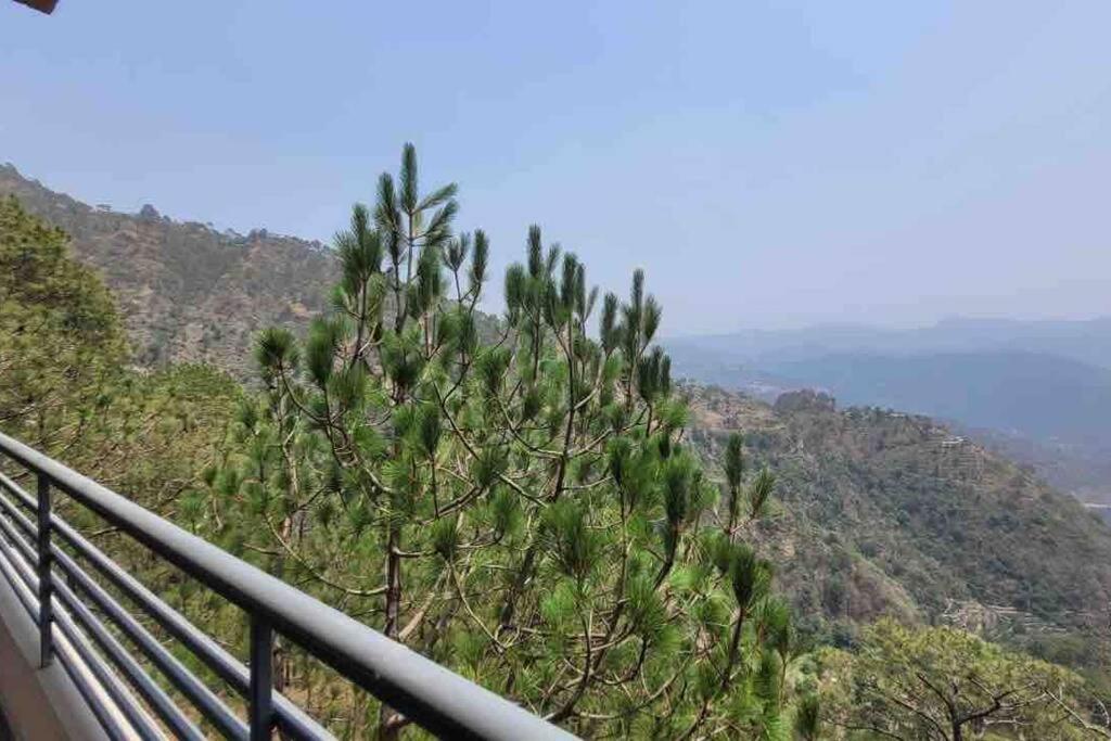 Pine Peak Βίλα Kasauli Εξωτερικό φωτογραφία