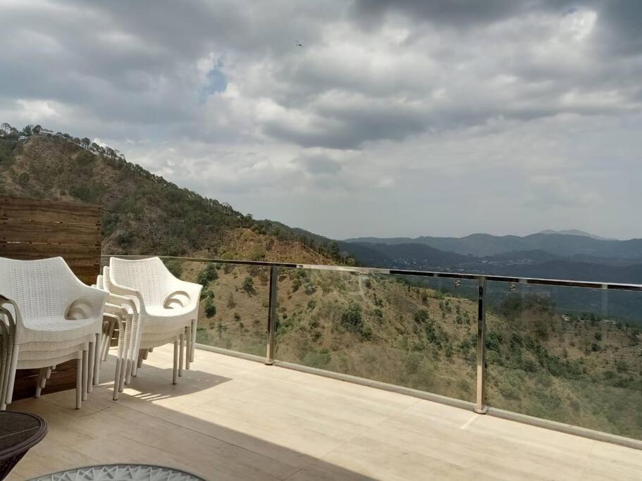 Pine Peak Βίλα Kasauli Εξωτερικό φωτογραφία